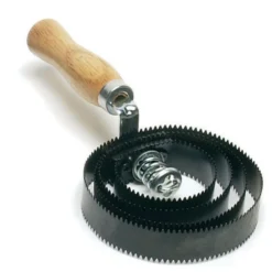 Equi-Essentials Spring Steel Curry Comb - Natural